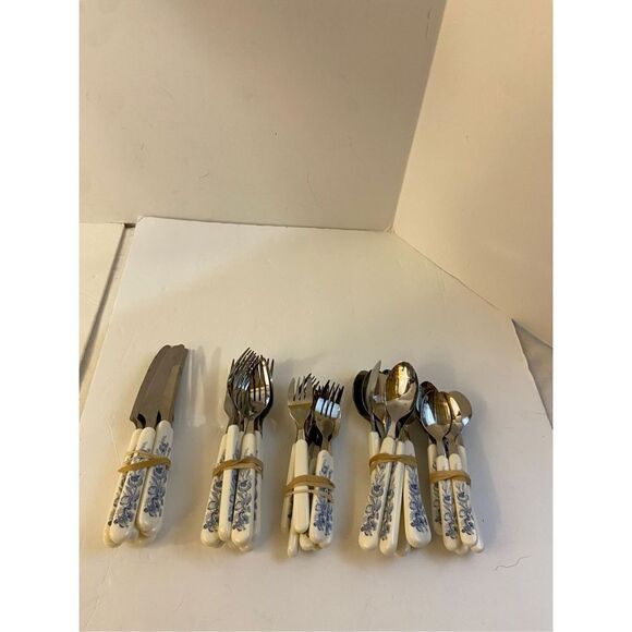 Pfaultzgraff?Corning Corelle? stainless steel silverware white blue flowers - Picture 1 of 3